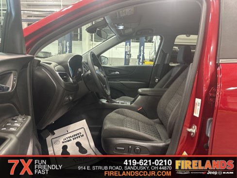 Used 2023 Chevrolet Equinox LT image 3