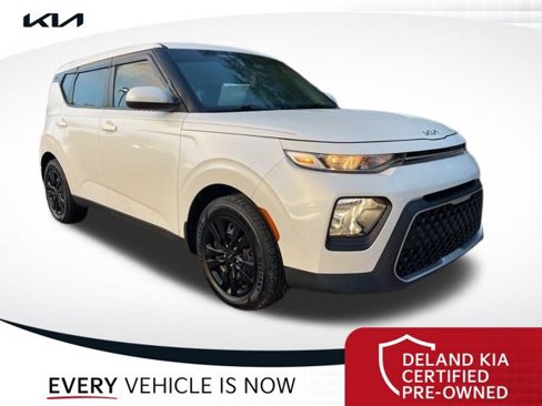 Certified 2022 Kia Soul LX image 1