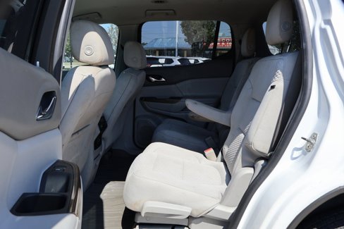Used 2019 GMC Acadia SLE w/ Driver Alert Package I image 9