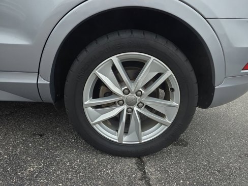 Used 2018 Audi Q3 2.0T Premium w/ Convenience Package image 32