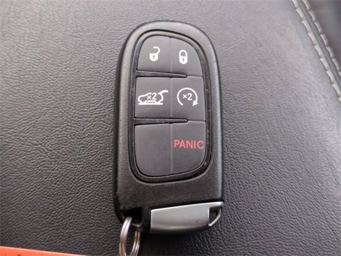 Used 2019 Jeep Cherokee Limited image 27