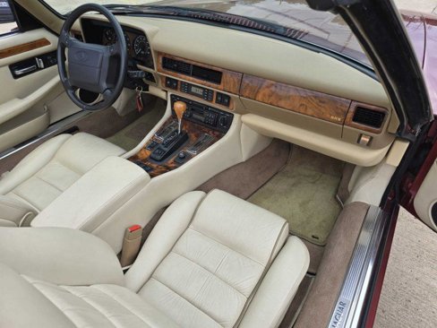 Used 1995 Jaguar XJS V12 Convertible image 6