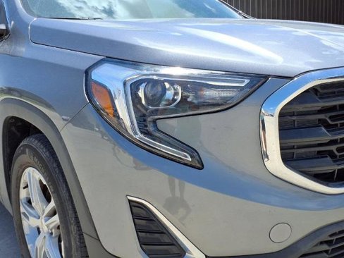 Certified 2021 GMC Terrain SLE w/ Driver Convenience Package image 9
