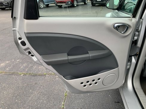 Used 2007 Chrysler PT Cruiser image 12