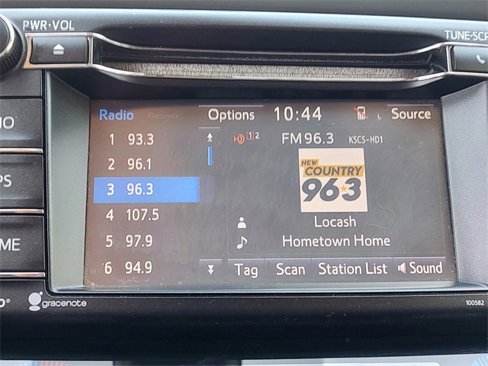 Used 2018 Toyota RAV4 XLE image 17