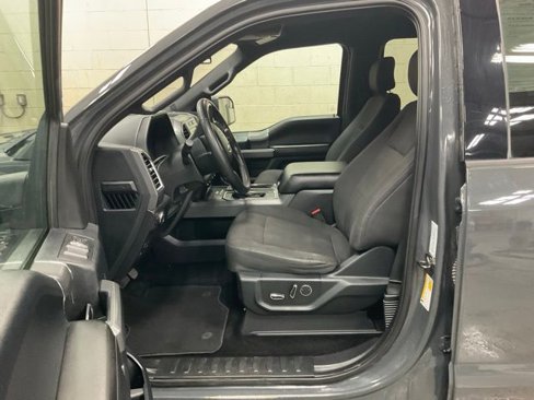 Used 2016 Ford F150 XLT w/ Equipment Group 302A Luxury image 9