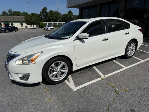 Used 2013 Nissan Altima 2.5 SL w/ Technology Pkg image 1