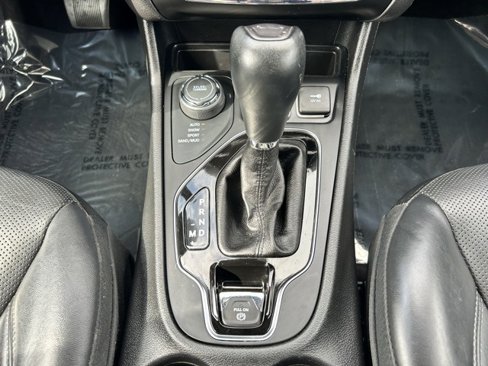 Used 2019 Jeep Cherokee Limited image 22
