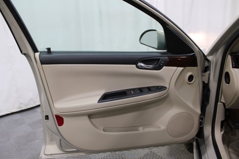 Used 2011 Chevrolet Impala LTZ image 6