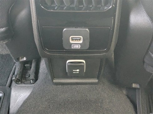 Used 2024 Jeep Compass Latitude image 14