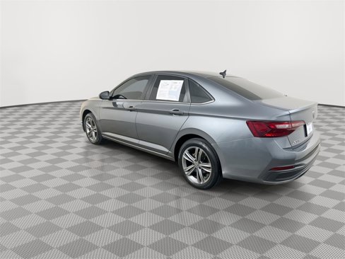 Used 2022 Volkswagen Jetta SE image 6