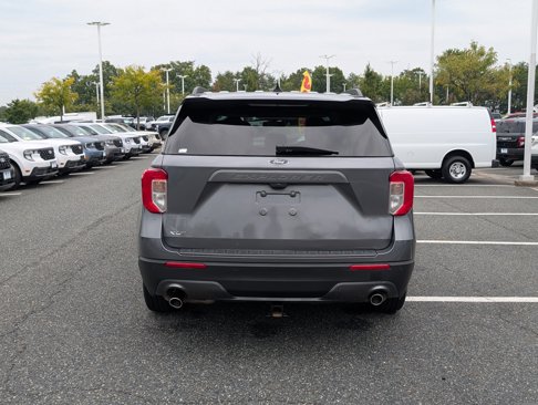 Certified 2021 Ford Explorer XLT w/ Equipment Group 202A image 4