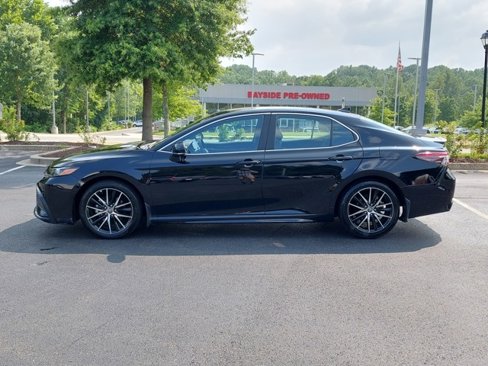 Used 2023 Toyota Camry SE image 10