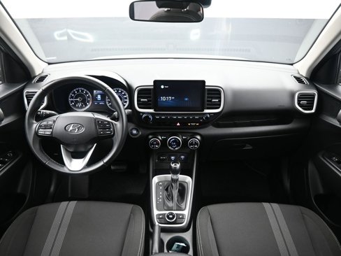 Certified 2021 Hyundai Venue SEL w/ Premium Package image 12
