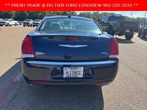Used 2015 Chrysler 300 C w/ Light Group image 4