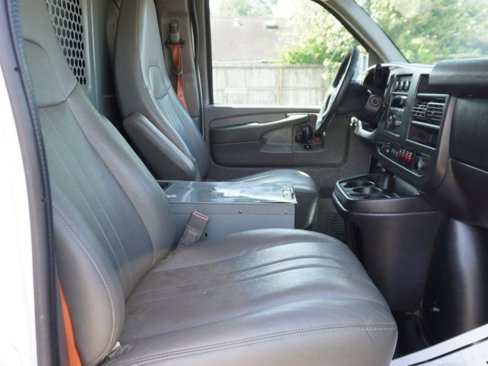 Used 2015 Chevrolet Express 2500 image 10