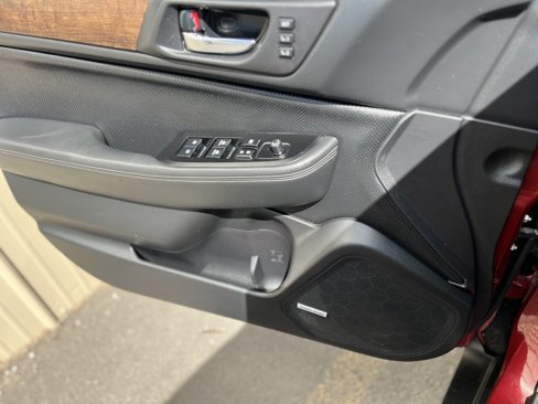 Used 2015 Subaru Outback 3.6R Limited image 9