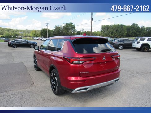 Used 2023 Mitsubishi Outlander SE image 8