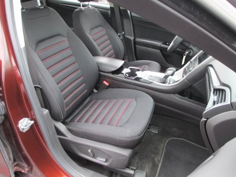 Used 2016 Ford Fusion SE image 16