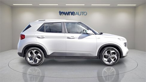 Used 2022 Hyundai Venue SEL image 13