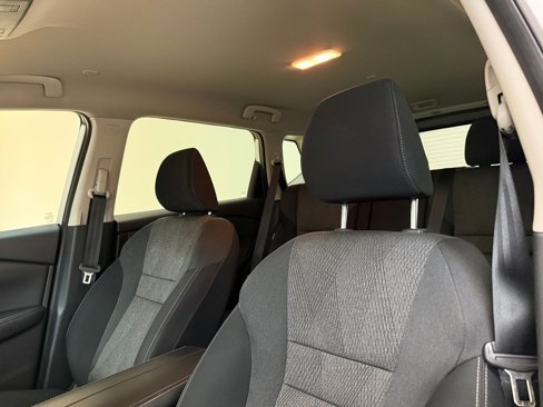 Used 2024 Nissan Rogue SV image 25