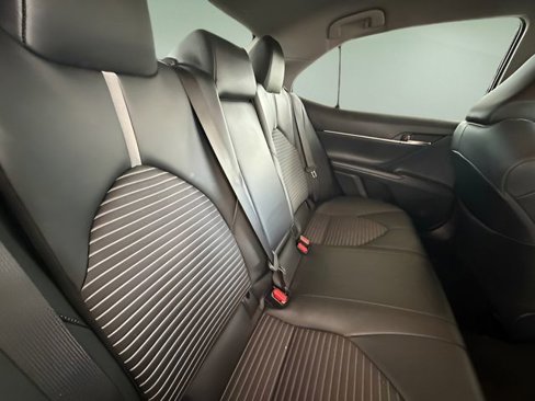 Used 2022 Toyota Camry SE image 23