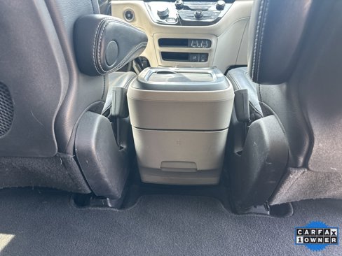 Used 2022 Chrysler Pacifica Touring-L image 48