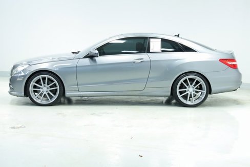 Used 2011 Mercedes-Benz E 550 Coupe image 4