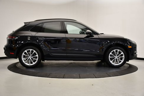 Certified 2025 Porsche Macan Turbo image 8