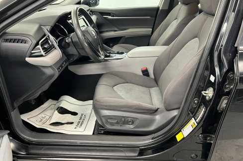Certified 2019 Toyota Camry LE image 18