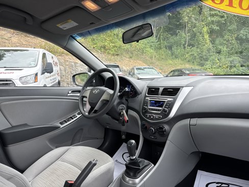 Used 2016 Hyundai Accent SE image 15