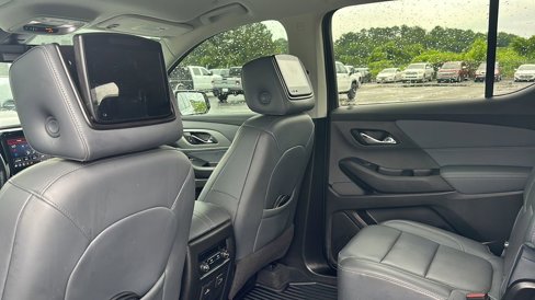 Used 2020 Chevrolet Traverse LT w/ LT Premium Package image 14