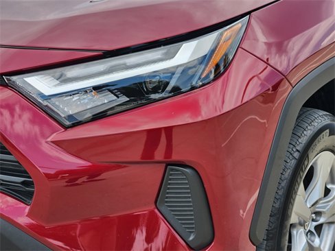 Used 2022 Toyota RAV4 XLE image 8