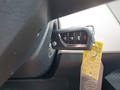 Used 2020 Toyota Corolla LE image 28