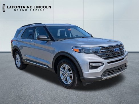 Used 2022 Ford Explorer XLT w/ Equipment Group 202A image 7