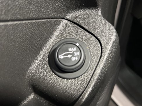 Used 2022 GMC Terrain SLE image 10