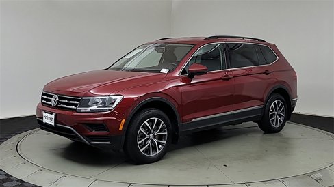 Used 2020 Volkswagen Tiguan SE image 3