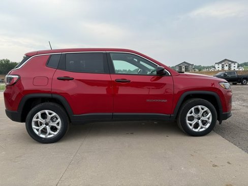 New 2025 Jeep Compass Sport image 4