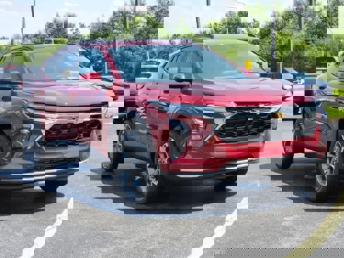 New 2025 Chevrolet Trax LT w/ Driver Confidence Package image 2