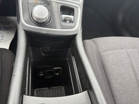 Used 2015 Chrysler 200 Limited image 6