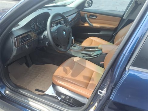 Used 2011 BMW 328i xDrive Sedan image 12