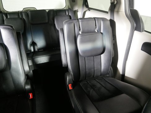 Used 2017 Dodge Grand Caravan SXT image 14