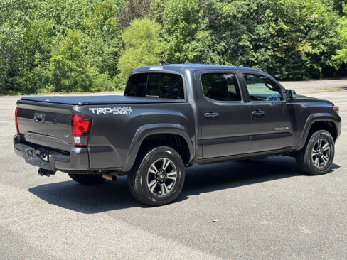 Used 2019 Toyota Tacoma TRD Sport image 6