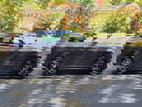 Used 2021 Maserati Levante GranLusso image 7