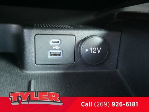 Used 2022 Ford Escape SE w/ Cold Weather Package image 33