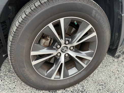 Used 2016 Toyota Highlander XLE image 6