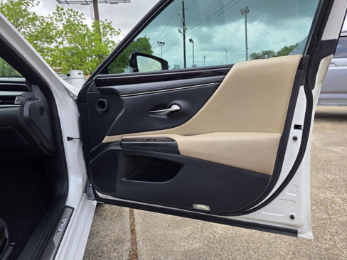 Used 2021 Lexus ES 350 w/ Premium Package image 40