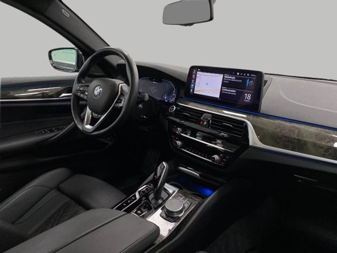 Certified 2021 BMW 530e xDrive w/ Premium Package image 17