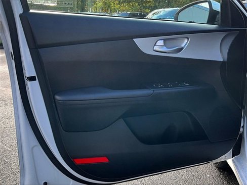 Used 2023 Kia Forte LXS image 18