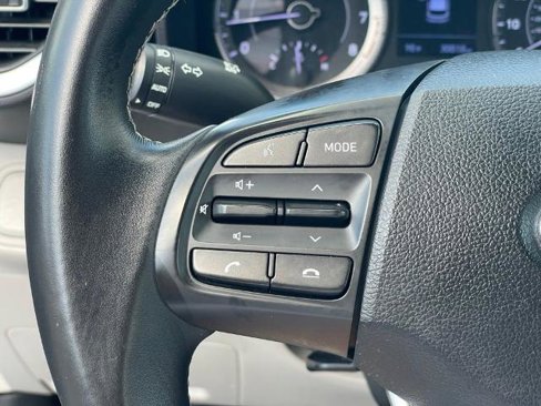 Used 2022 Hyundai Venue SEL image 12